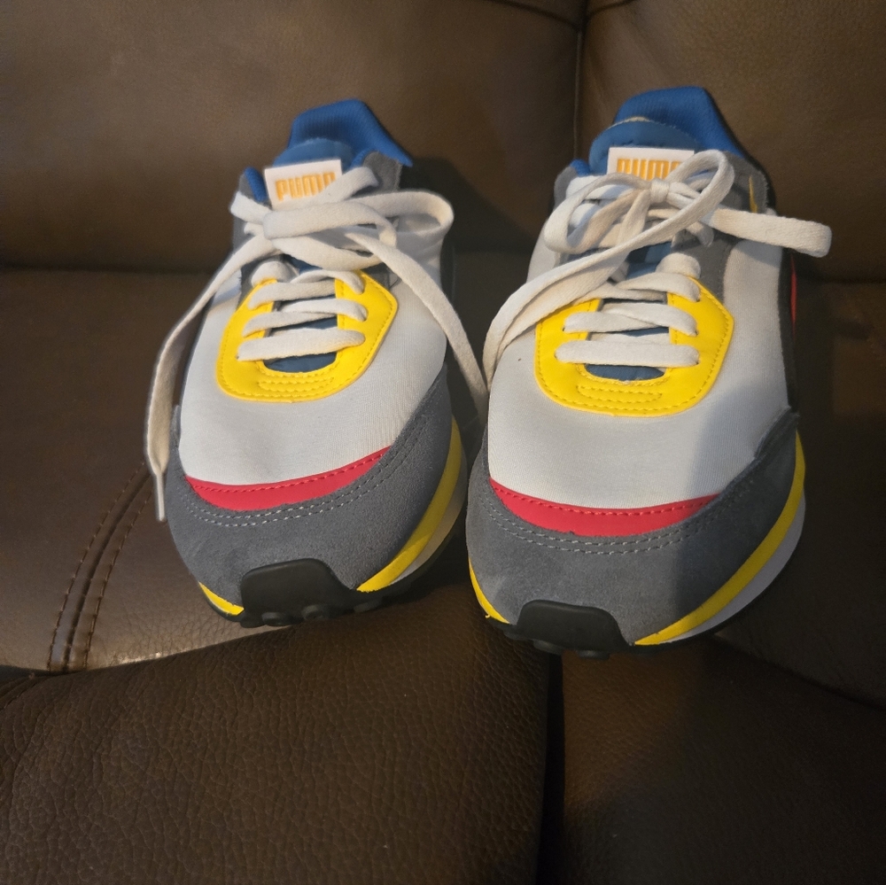 Puma Men's Blue and Red Sneakers